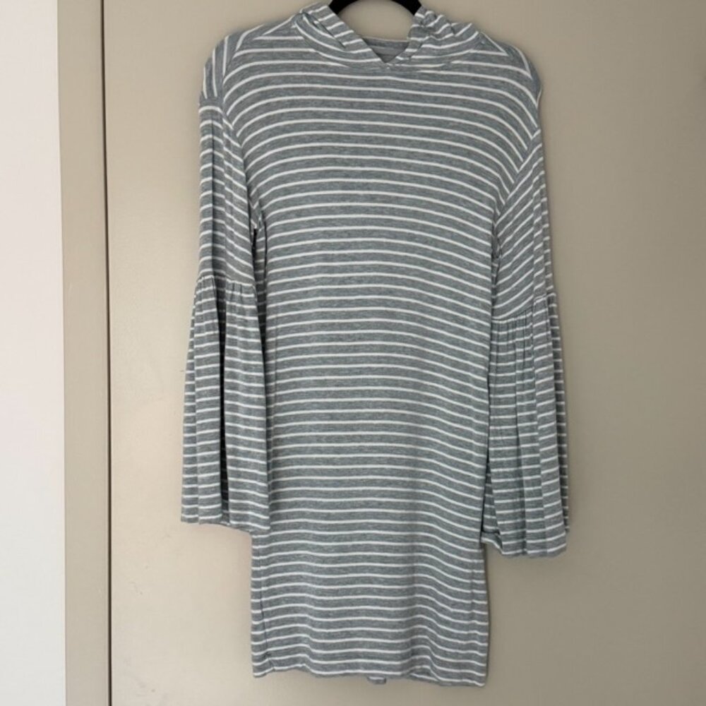 Lou & Grey Signature Soft Hooded Bell Sleeve Dress